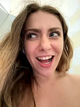 MariiD naked strip on webcam for live sex chat