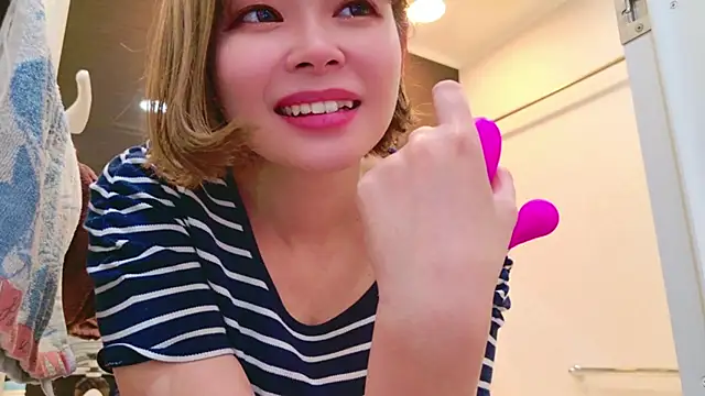 Megu_Melon naked strip on webcam for live sex chat