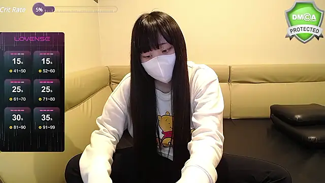 moe_jp naked strip on webcam for live sex chat