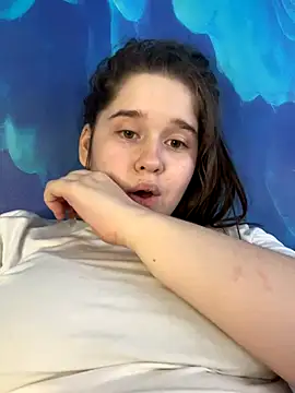 HornyGirlH naked strip on webcam for live sex chat