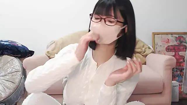 -momopai- Free Live Sex Cam from Stripchat