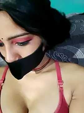 Poojashrma33 Free Live Sex Cam from Stripchat