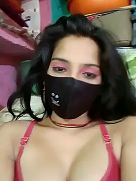 Poojashrma33 Free Live Sex Cam from Stripchat