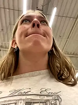 Sweet___Emily Free Live Sex Cam from Stripchat
