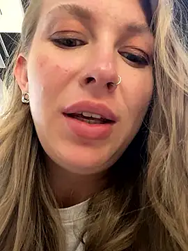 Sweet___Emily Free Live Sex Cam from Stripchat