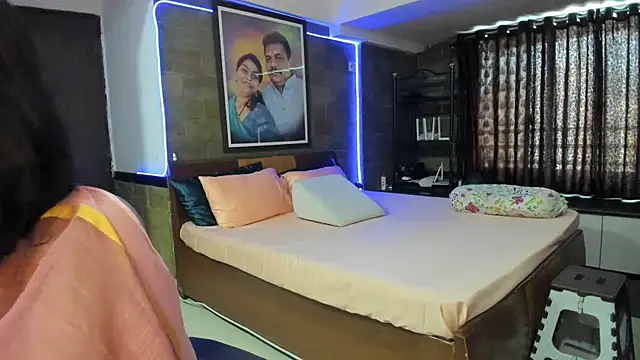 tarivishu23 Free Live Sex Cam from Stripchat