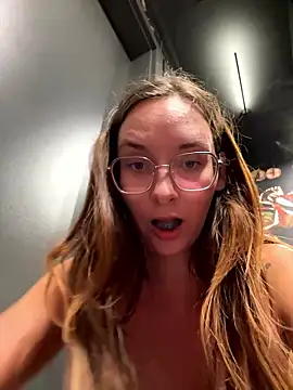 The_Snowwhitee Free Live Sex Cam from Stripchat