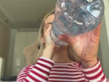 Jenya(new vid how I squirt in forest in bio) Nudes and Live Cam