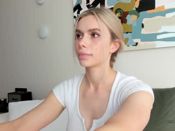 Laura Nudes and Live Cam