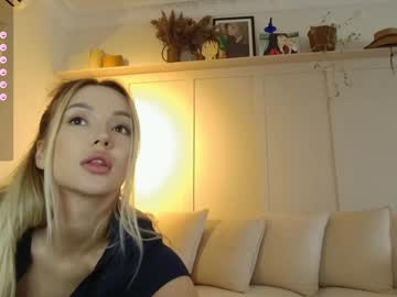 Mary Nudes and Live Cam