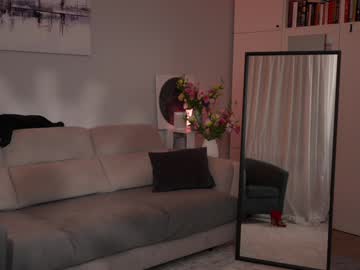 Lili Nudes and Live Cam