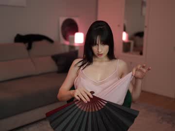 Lili Nudes and Live Cam