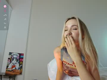 Mary Nudes and Live Cam