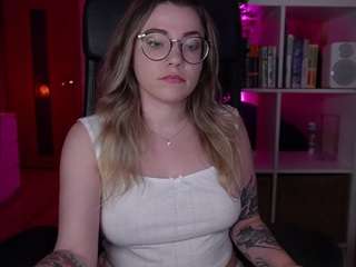 astropie Nudes and Live Cam