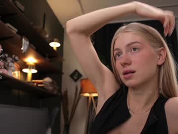 Hello, i’m Kate!), ♥ Nudes and Live Cam