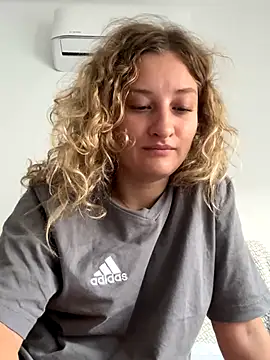 MileySummer Nudes and Live Cam
