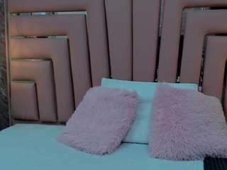 petiite-hot Nudes and Live Cam