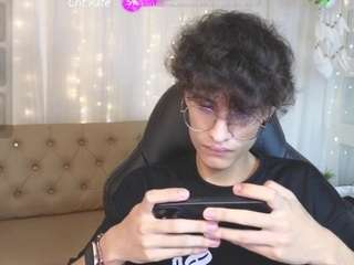 thomasluis Nudes and Live Cam