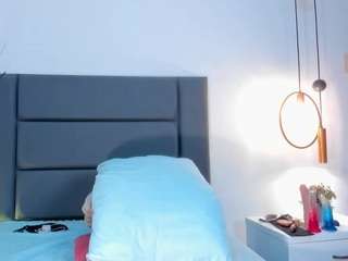 alisafox Nudes and Live Cam