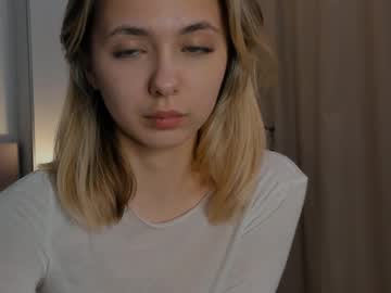 Dakota Nudes and Live Cam