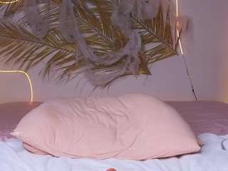 hollychat Nudes and Live Cam