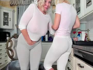 Interested in a collaboration only female tunderose1@gmail.com Nudes and Live Cam