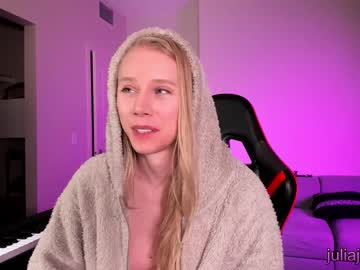 Julia Jane Nudes and Live Cam