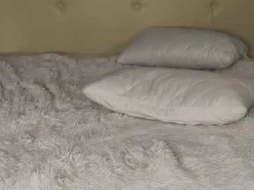 Laura Nudes and Live Cam