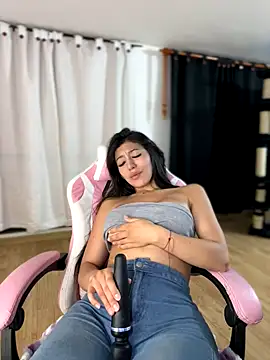 MiaJones21 Nudes and Live Cam