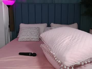 Sky Nudes and Live Cam