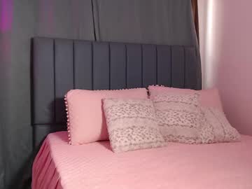 Sky Nudes and Live Cam