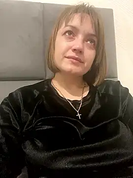 Amelie_Shy Nudes and Live Cam