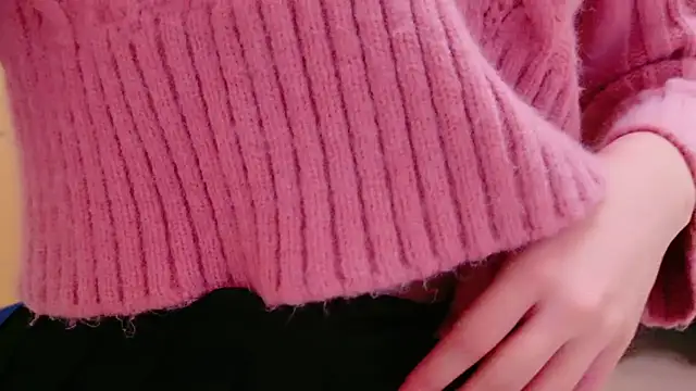 —momo— Nudes and Live Cam
