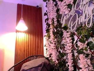angie-moonn Nudes and Live Cam