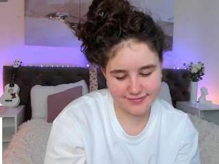 ariella-sol Nudes and Live Cam