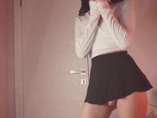 auramore Nudes and Live Cam