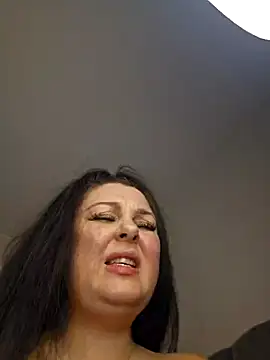 Britishbella Nudes and Live Cam