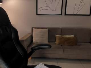 charlottecox Nudes and Live Cam