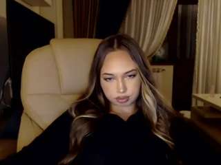 annecaroline Nudes and Live Cam