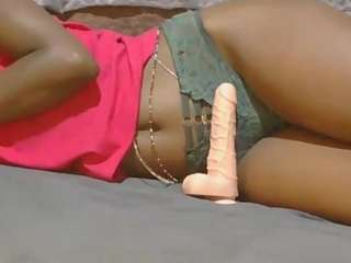 avrilhyn Nudes and Live Cam