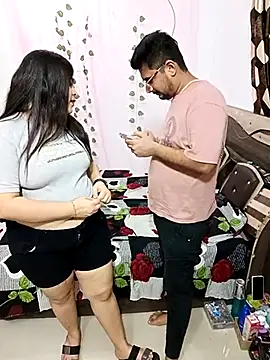 Crush-official Nudes and Live Cam
