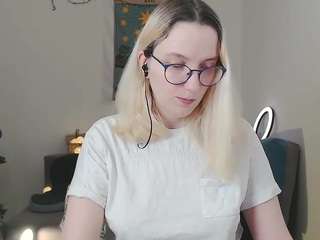 kiratarot Nudes and Live Cam