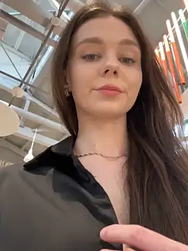 MilaBee Nudes and Live Cam