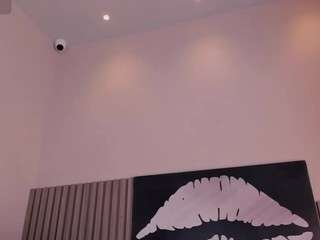 kloe-s Nudes and Live Cam