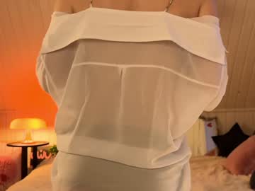 Anika Nudes and Live Cam
