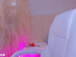 aprilebony Nudes and Live Cam