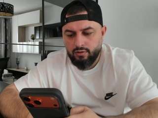 dravenpeak Nudes and Live Cam