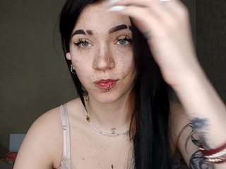 edagloss Nudes and Live Cam