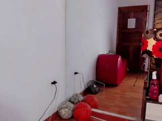 luciasex Nudes and Live Cam