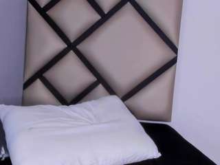 lucy-23 Nudes and Live Cam